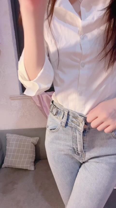Cô giáo khi về nhà nứng là thủ dâm bắn nước tùm lum